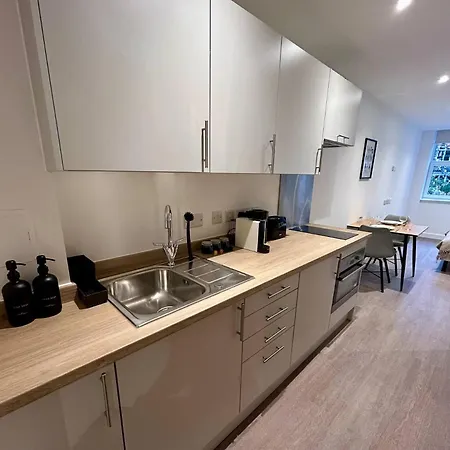 Apartamento Newly Build Centre Redcross Village 118 *